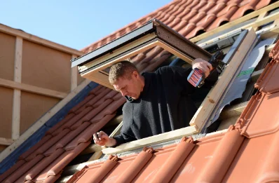 Pose de fenêtres de toit Velux à Stigny